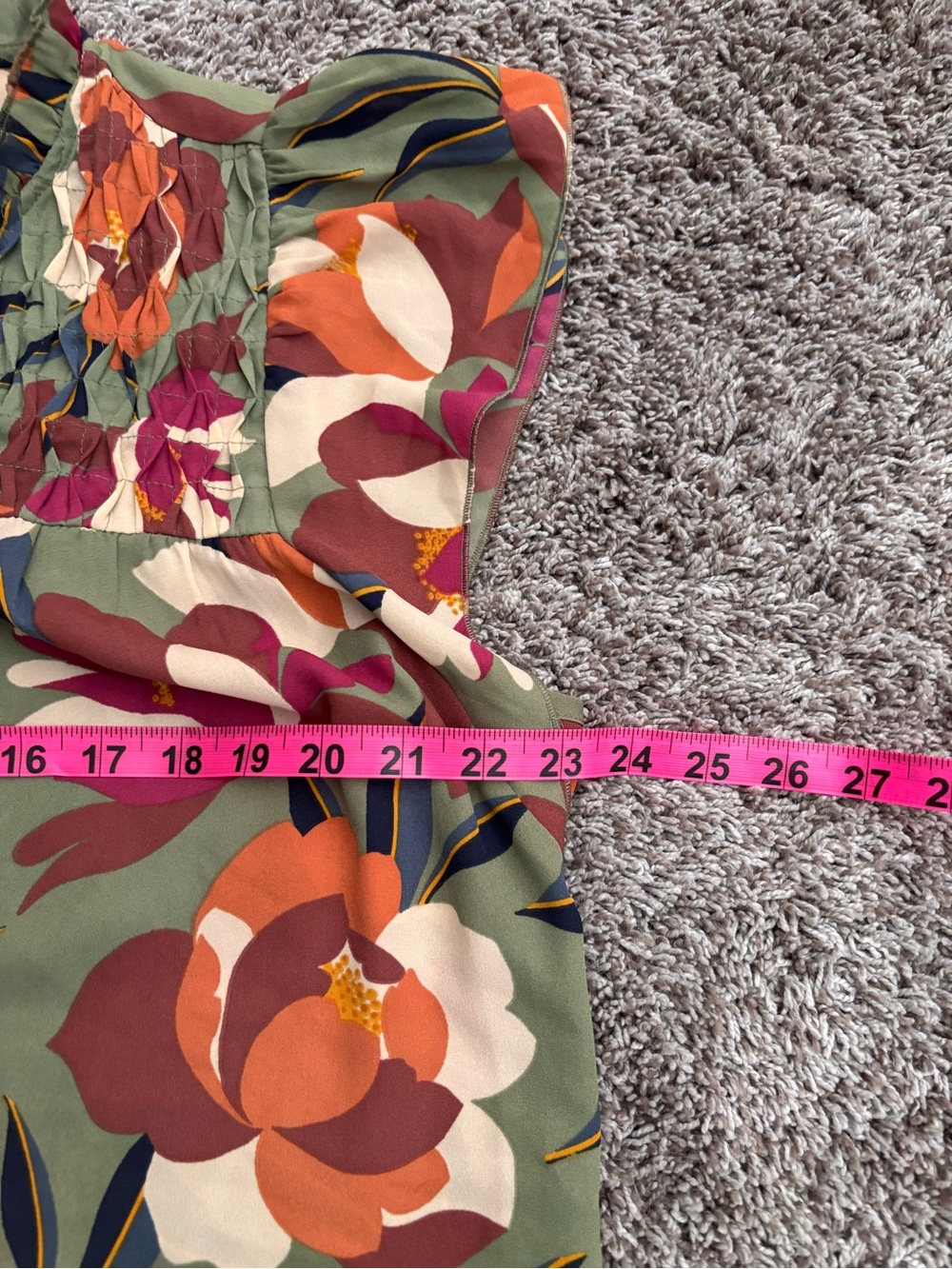Sage Green Floral Pintuck Flutter Sleeve Boho Blouse feminine Chic Size Large - Picture 9 of 9